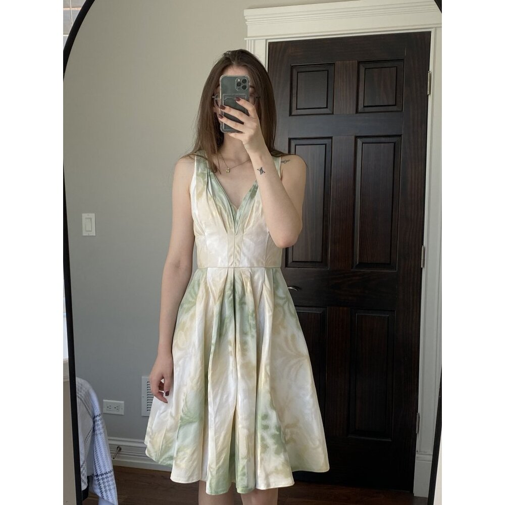 Carmen Marc Valvo Collection Satin Fit & Flare Dress – Size 8